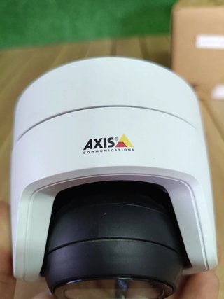 Axis M3104-L Cámara de seguridad IP Interior