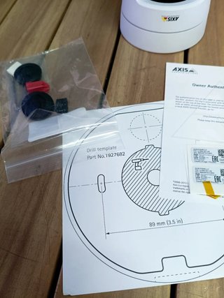 Axis M3104-L Cámara de seguridad IP Interior