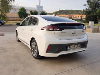 Hyundai Ioniq 1.6 GDI HEV Style 104 kW (141 CV)