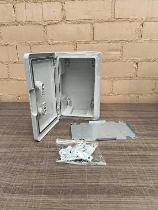 Caja de distribución pared con placa