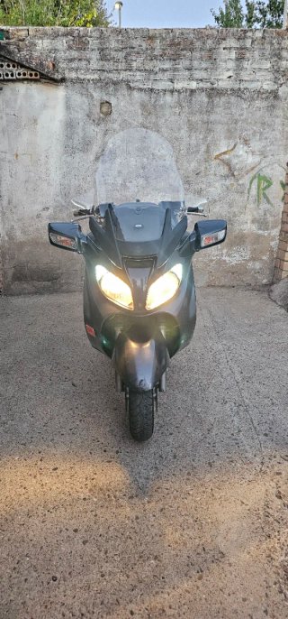 Suzuki Burgman 650 Negra/Gris