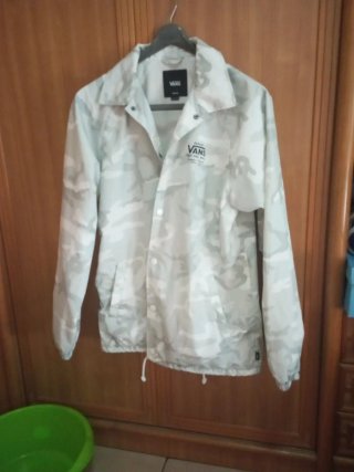 Chubasquero Vans Camuflaje Gris y Blanco
