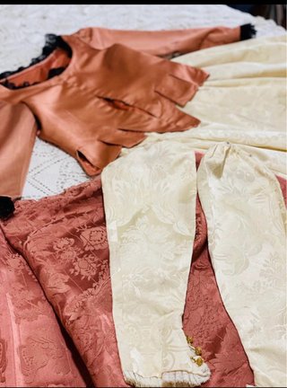 Indumentaria Valenciana Beige y Rosa
