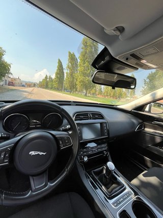 Jaguar XE 2015