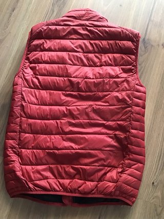 Chaleco acolchado Pull&Bear rojo