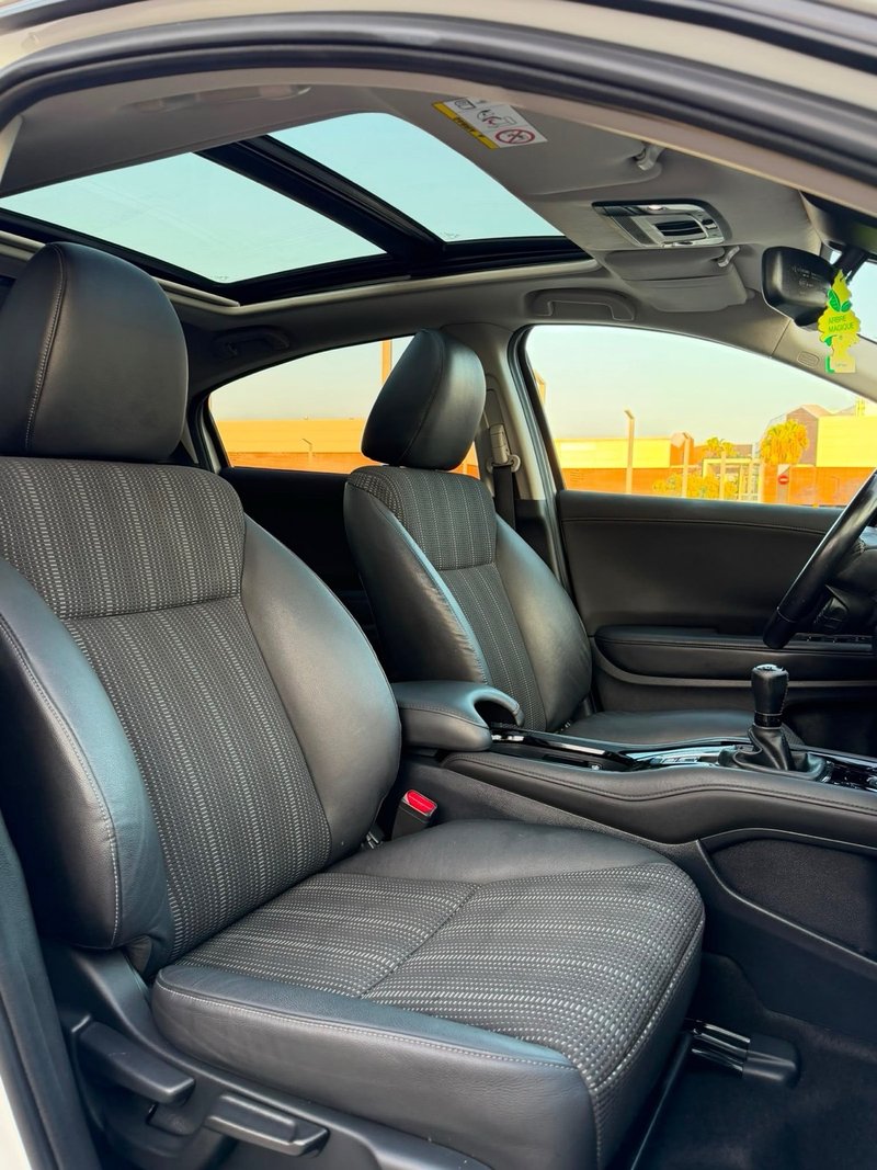 Honda HR-V 1.6 i-DTEC Executive 2017, foto 11
