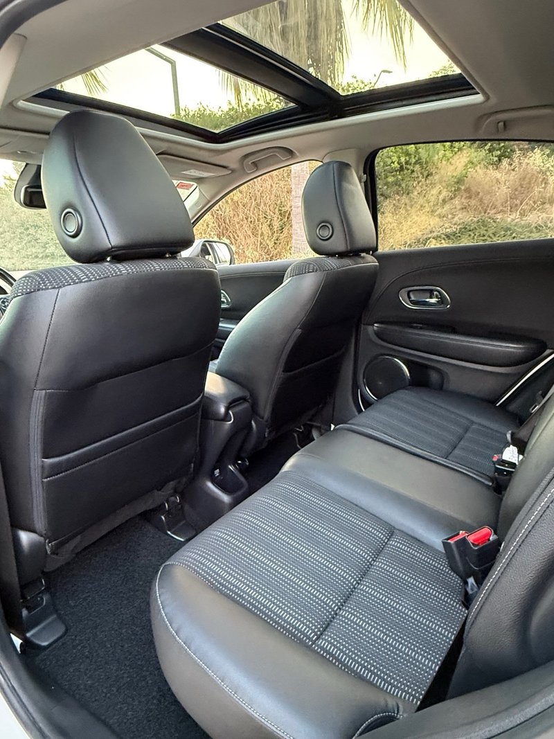Honda HR-V 1.6 i-DTEC Executive 2017, foto 36