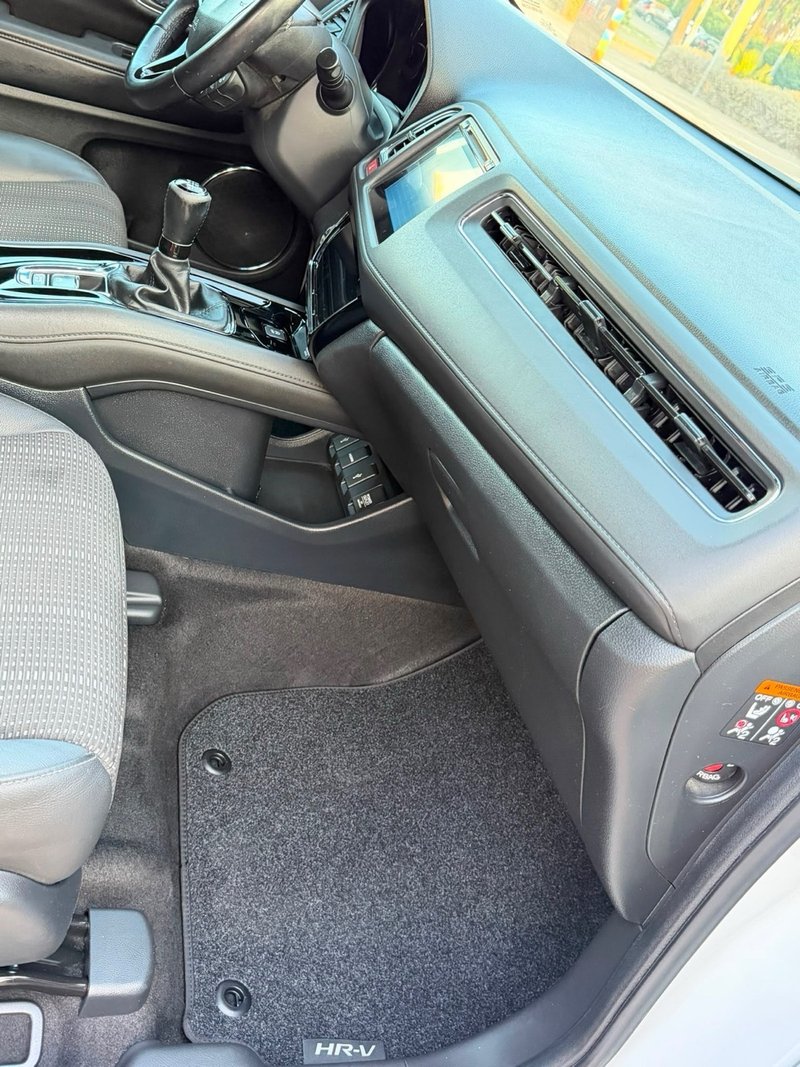 Honda HR-V 1.6 i-DTEC Executive 2017, foto 28