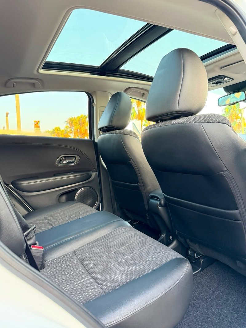 Honda HR-V 1.6 i-DTEC Executive 2017, foto 10