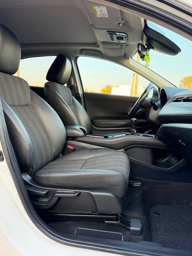 Honda HR-V 1.6 i-DTEC Executive 2017, foto 9