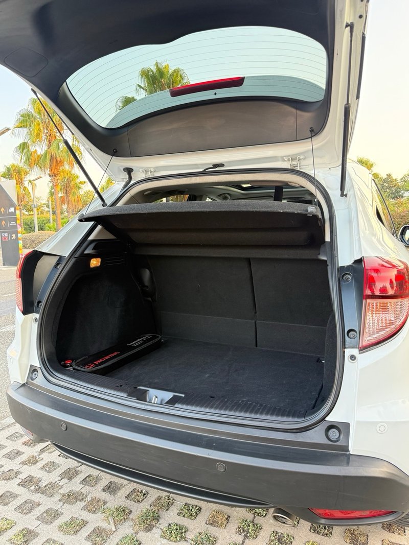 Honda HR-V 1.6 i-DTEC Executive 2017, foto 19