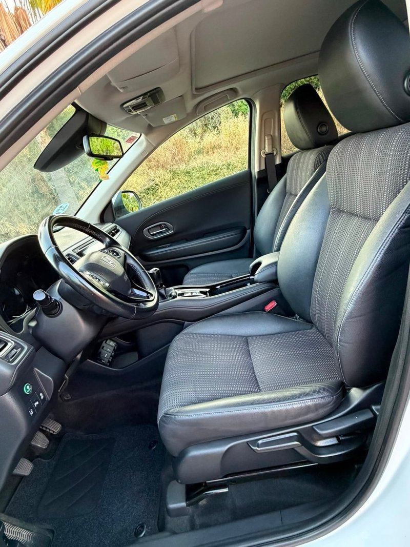 Honda HR-V 1.6 i-DTEC Executive 2017, foto 29