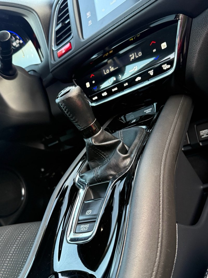 Honda HR-V 1.6 i-DTEC Executive 2017, foto 34