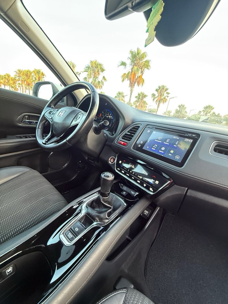 Honda HR-V 1.6 i-DTEC Executive 2017, foto 16