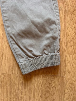 Pantalón Alvaro Moreno verde caqui