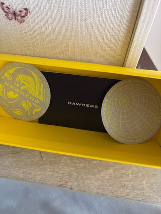 Gafas de sol Hawkers doradas y marrones