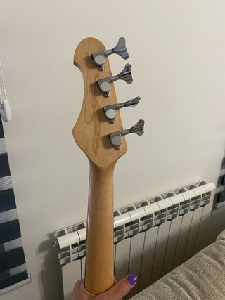 Bajo Samick Sunburst