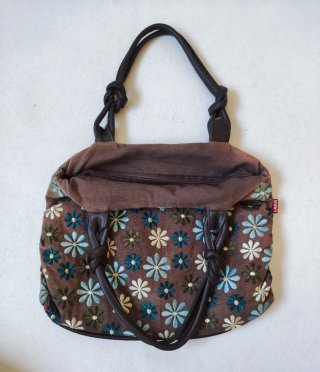 Bolso Laga con flores bordadas