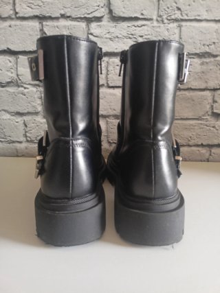 -Botines negros niña Zara