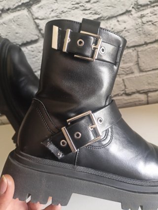 -Botines negros niña Zara