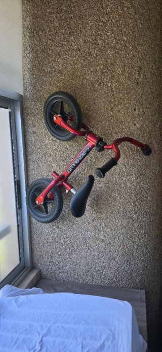 Bicicleta de aprendizaje roja