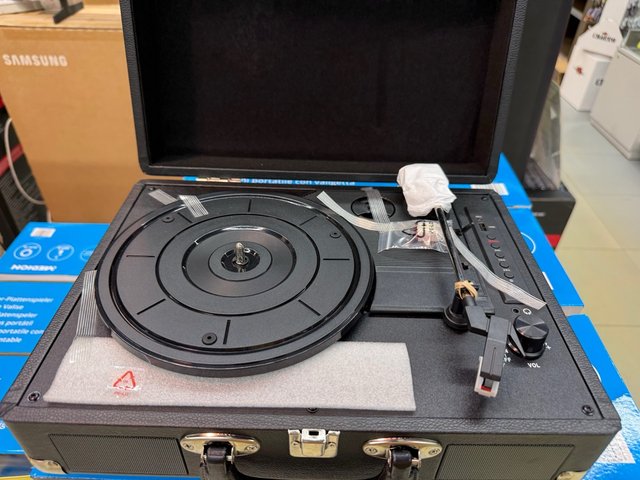 Image 1 of 4