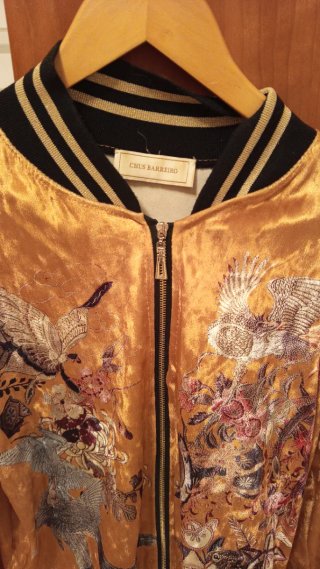 Chaqueta bomber dorada bordada.Nueva.