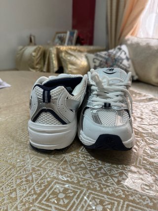 New Balance 530 Plata y Blanco