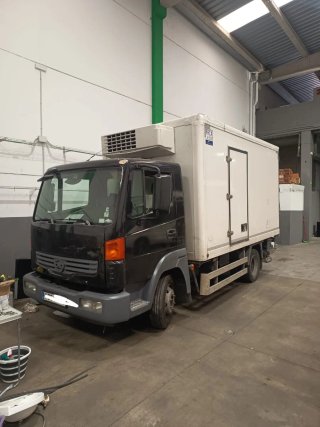 Nissan Atleon 2006