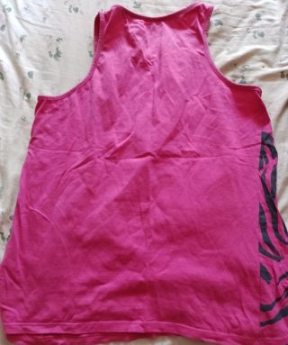 Camiseta niña Kiabi rosa cebra y corazones