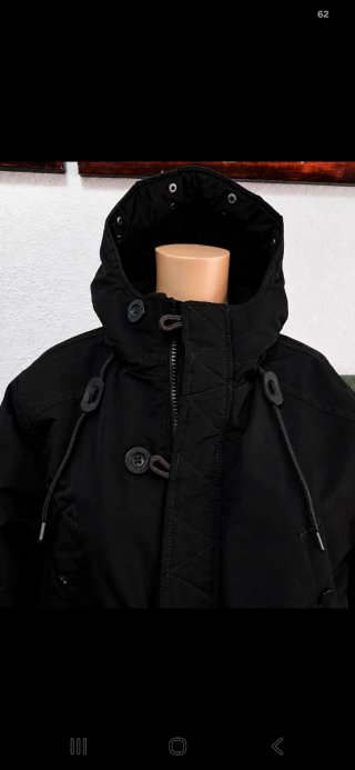 Parka hombre negra con capucha..TRN1961