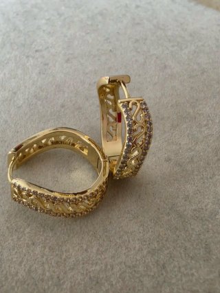 Pendientes dorados con circonitas Laminado