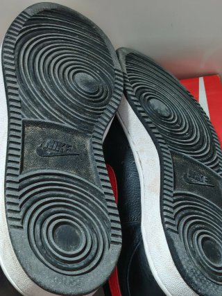 Zapatillas Nike Negras y Rojas