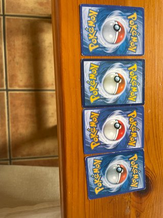Cartas Pokémon VMAX y Vintage 1999