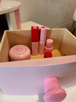 Tocador de madera para niñas