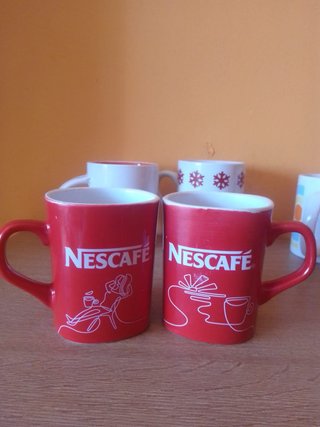 Tazas Nescafé Rojas