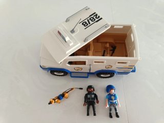 Camión Policía Playmobil con figuras y perro