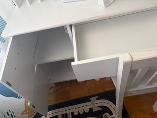 Escritorio infantil blanco con silla