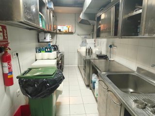 R-7940783 Traspaso Bar Restaurante en Barclona
