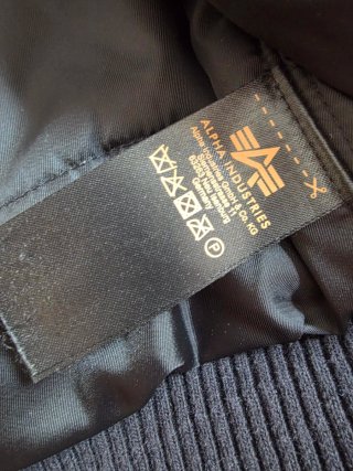 Chaqueta Alpha Industries Negra con Capucha