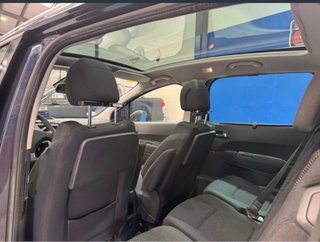 Peugeot 5008 2011