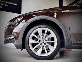 Skoda Superb COMBI 2.0 TDI 200CV DSG SCOUT