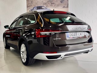 Skoda Superb COMBI 2.0 TDI 200CV DSG SCOUT