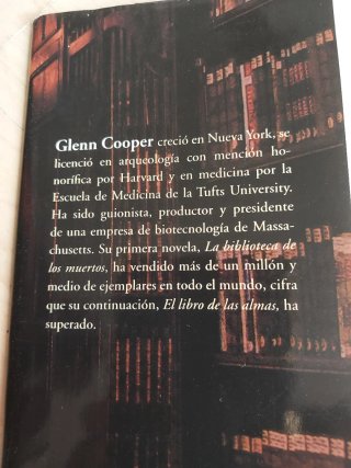 La biblioteca de los muertos