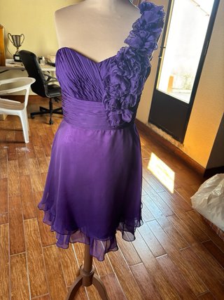 Vestido fiesta tirante asimétrico morado
