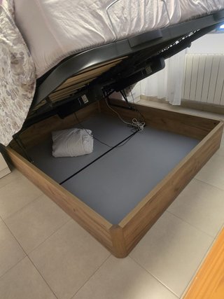 Cama articulada con almacenaje