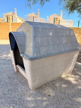 Caseta Perro Grande PVC Gris y Beige