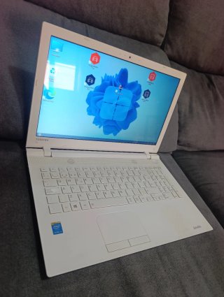 Portátil Toshiba C55 Intel i3 8GB RAM SSD