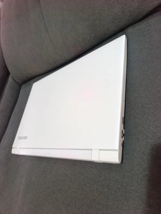 Portátil Toshiba C55 Intel i3 8GB RAM SSD