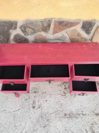 Mesa recibidor madera roja